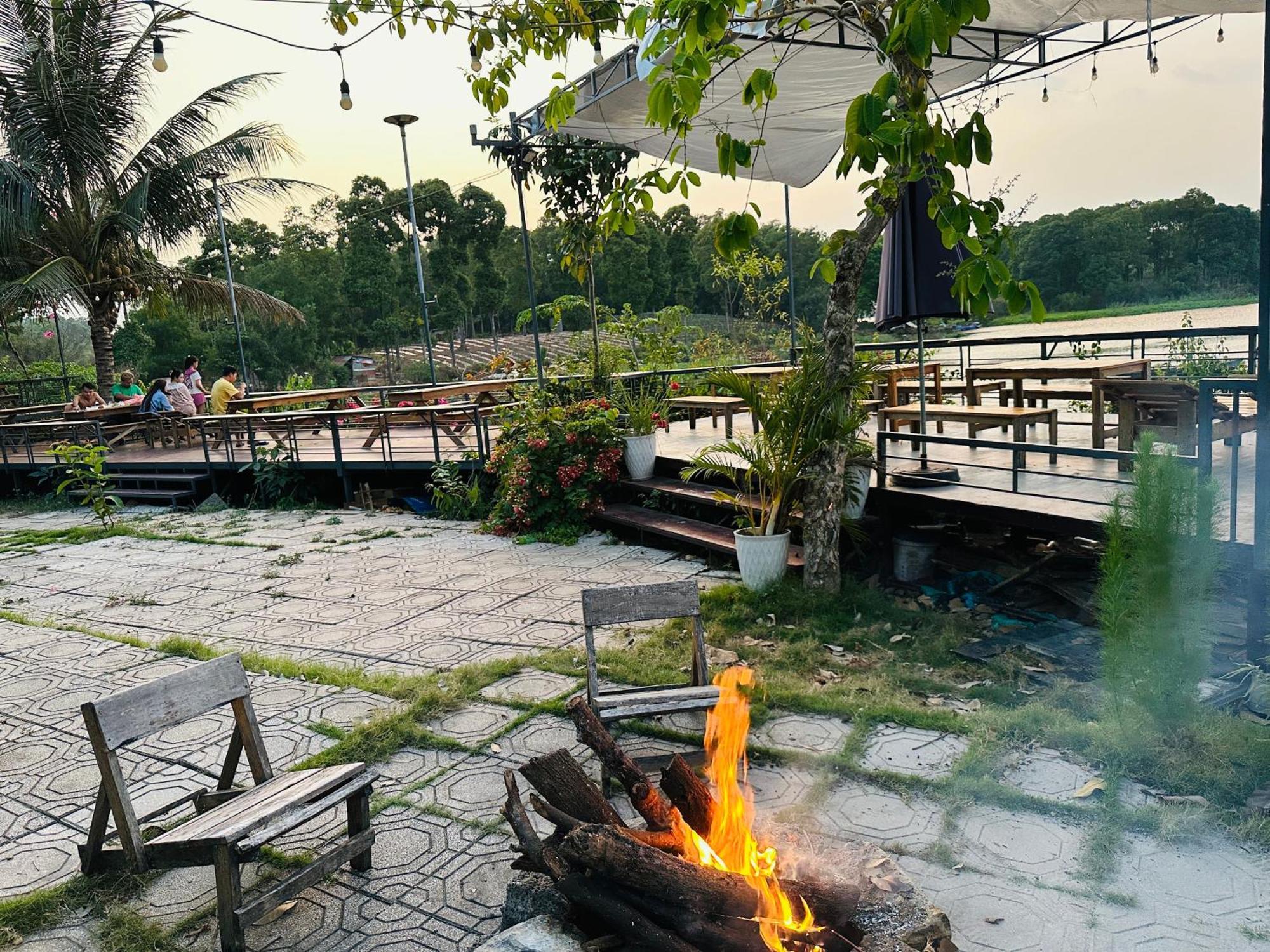 Ben Ho Homestay Xa Gia Tan Exterior foto